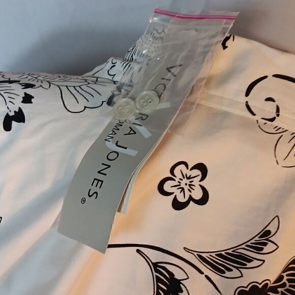 Victoria Jones 2pc. Floral Sequined Capri Set - Picture 6 of 11